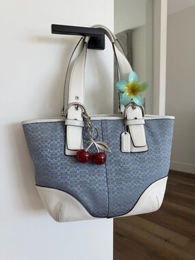 vintage 2003 Coach Soho Shoulder Bag/ Mini Tote